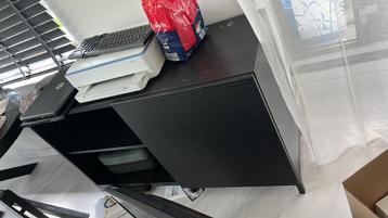 GRATIS KAST zwart als je tafel en stoelen neem
