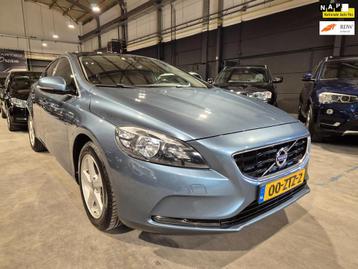 Volvo V40 1.6 T3 Momentum - Clima - Cruise - Camera - Naviga beschikbaar voor biedingen