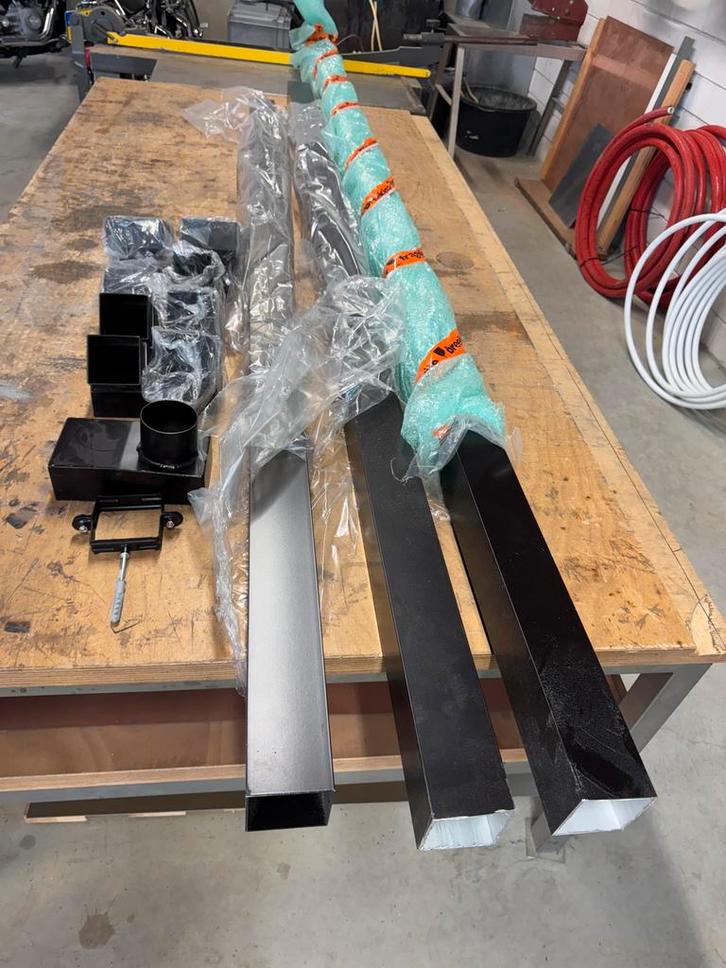 Vierkante hemelwaterafvoer – aluminium zwart (RAL 9005), Doe-het-zelf en Verbouw, Buizen en Afvoer, Zo goed als nieuw, Aluminium