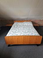 Vintage bed jaren 70, Huis en Inrichting, Slaapkamer | Bedden, Gebruikt, 140 cm, Ophalen, Tweepersoons