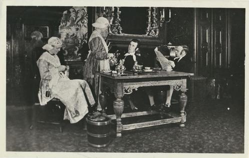 Friesche Klederdracht [KRST005-6223, Verzamelen, Ansichtkaarten | Nederland, Gelopen, Friesland, 1960 tot 1980, Verzenden