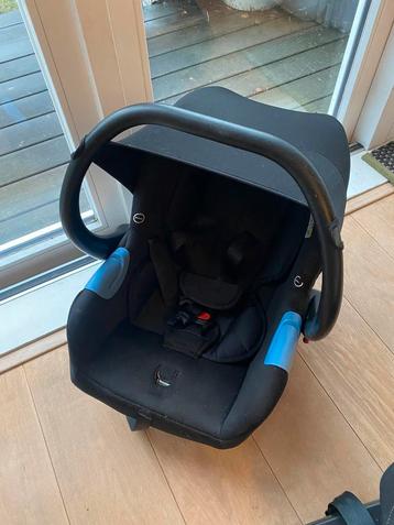 Autostoeltje baby  beschikbaar voor biedingen