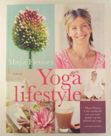 Fiennes, Maya - Yoga lifestyle / Mana beschikbaar voor biedingen