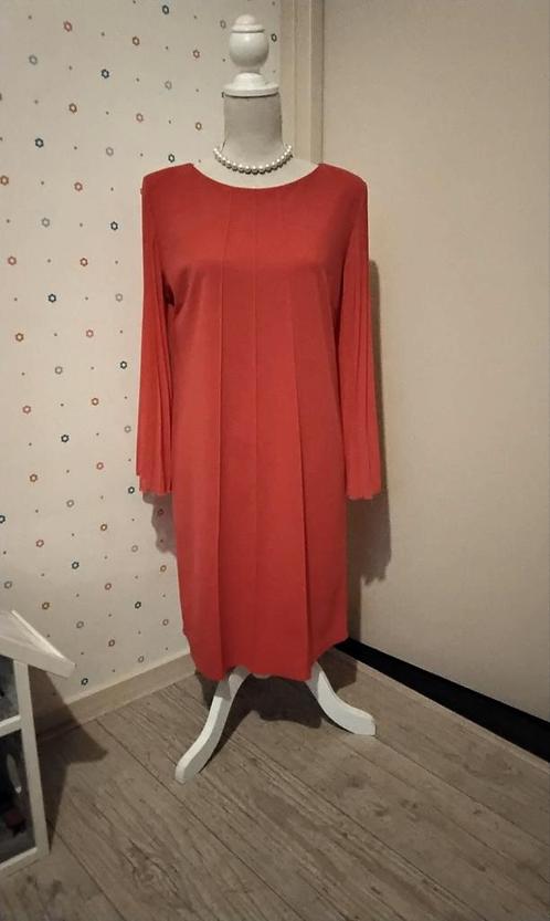Rinascimento,  helderroze jurk met plissé mouwen,  maat L- M, Kleding | Dames, Jurken, Zo goed als nieuw, Maat 38/40 (M), Roze