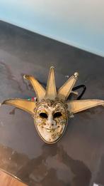 Venetiaans Masker, Ophalen