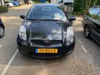 Toyota Yaris 1.3 16V Vvt-i  eerste eigenaar, Auto's, Voorwielaandrijving, Stof, Zwart, 4 cilinders