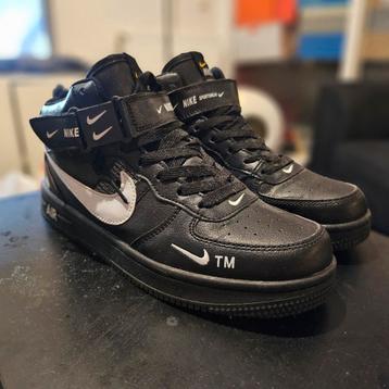 Nike Air Force Mid zwart AF1 mt 39 - Incl gratis paar Nikes beschikbaar voor biedingen