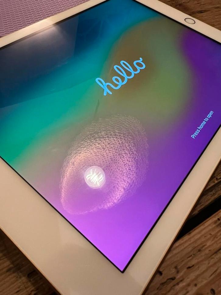 Apple iPad 6e gen (2018) 32GB 4G Gold - Nette staat!, Computers en Software, Apple iPads, Gebruikt, Apple iPad, Wi-Fi en Mobiel internet