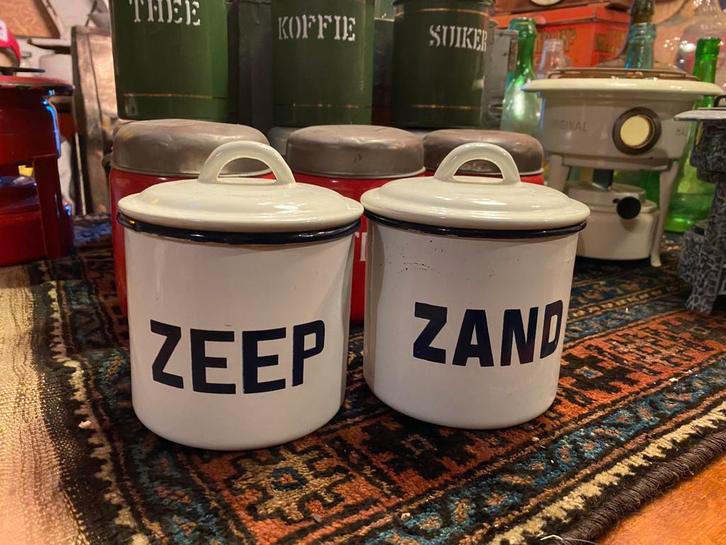 Wit emaille zand en zeep bussen, Antiek en Kunst, Antiek | Emaille, Ophalen of Verzenden