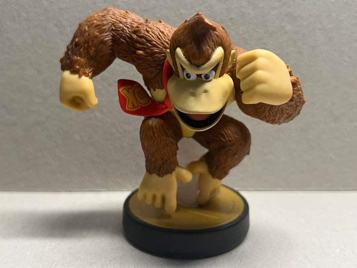 Amiibo Super Smash Bros. Donkey Kong Nr. 4, Spelcomputers en Games, Games | Nintendo Switch, Zo goed als nieuw, Avontuur en Actie