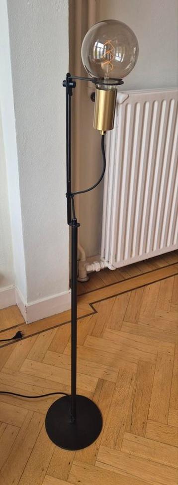 Mooie trendy lamp zwart/goud beschikbaar voor biedingen
