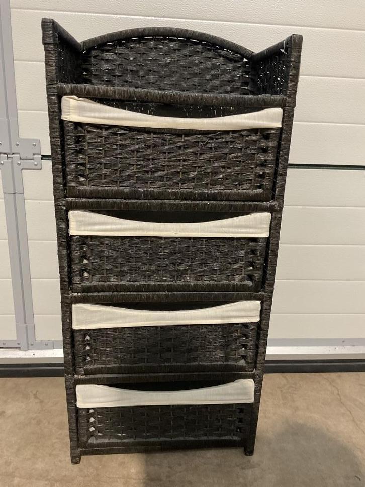 Rieten ladekast hoog model, Huis en Inrichting, Kasten | Ladekasten, Zo goed als nieuw, Minder dan 100 cm, 50 tot 100 cm, 25 tot 50 cm