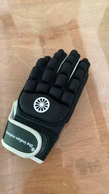 (Zaal) hockey handschoen beschikbaar voor biedingen