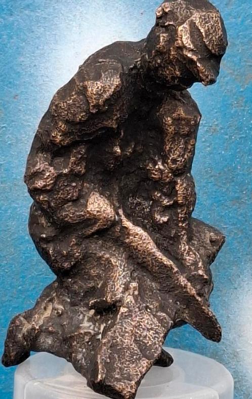 Jaap Hartman, Timmerman.  Bronzen sculptuur.  11 cm., Verzamelen, Beelden en Beeldjes, Zo goed als nieuw, Mens, Ophalen