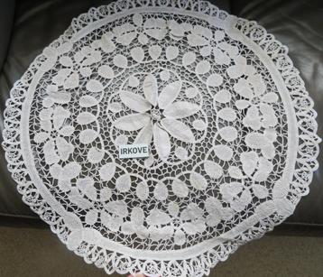 BRUSSELS KANTEN KLEED * 62 cm Bloemen * beschikbaar voor biedingen