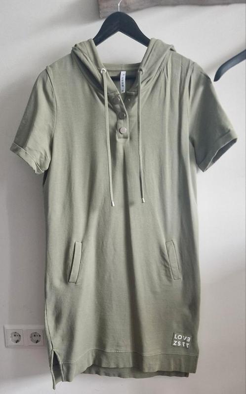 Sportief jurkje Zoso M, Kleding | Dames, Jurken, Zo goed als nieuw, Maat 38/40 (M), Groen, Boven de knie, Ophalen of Verzenden