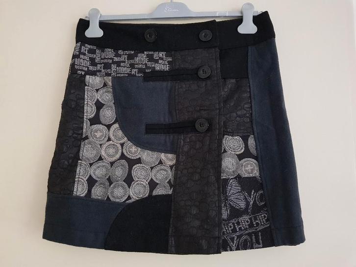 Rok / doorknooprok -- maat 40 -- merk Desigual, Kleding | Dames, Rokken, Zo goed als nieuw, Maat 38/40 (M), Zwart, Boven de knie