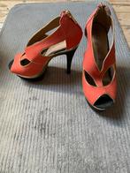 Hakken Pumps - Maat 37, Kleding | Dames, Schoenen, Ophalen of Verzenden, Gedragen, Rood, Pumps