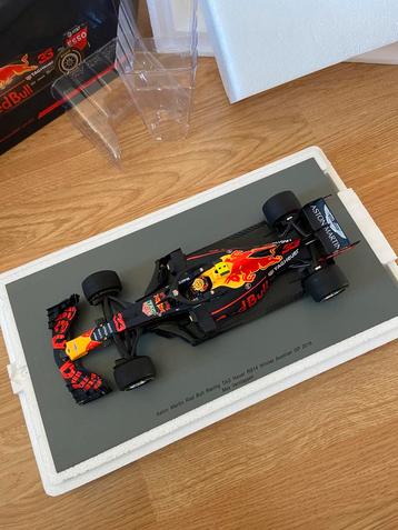 Aston Martin Red Bull Racing TAG Heuer RB14 Austrian GP 2018 beschikbaar voor biedingen