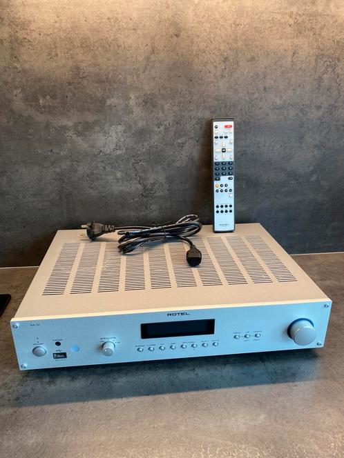 Rotel RA-12 integrated amplifier zilver zeer netjes., Audio, Tv en Foto, Versterkers en Receivers, Zo goed als nieuw, Stereo, 60 tot 120 watt