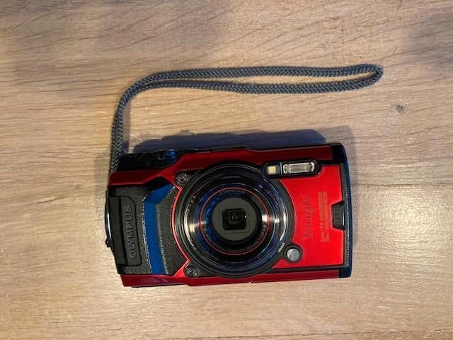 fotocamera Olympus Tough TG-6 rood, Audio, Tv en Foto, Fotocamera's Digitaal, Zo goed als nieuw, Compact, Olympus, 8 keer of meer