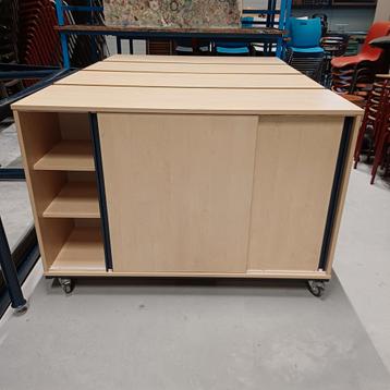 2 x schuifdeur kasten school kasten presikhaaf kast  beschikbaar voor biedingen