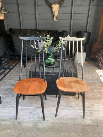 Opknappers: 2 houten stoelen vintage design - prijs per set