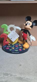 Mickey Mouse Disneyland Paris Beeld 2020, Verzamelen, Ophalen of Verzenden, Overige figuren, Zo goed als nieuw, Beeldje of Figuurtje