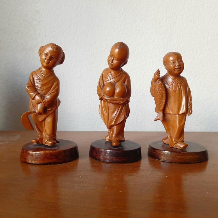 Chinese gesneden figuurtjes gesigneerd KWADRAAT, Antiek en Kunst, Kunst | Beelden en Houtsnijwerken, Ophalen of Verzenden