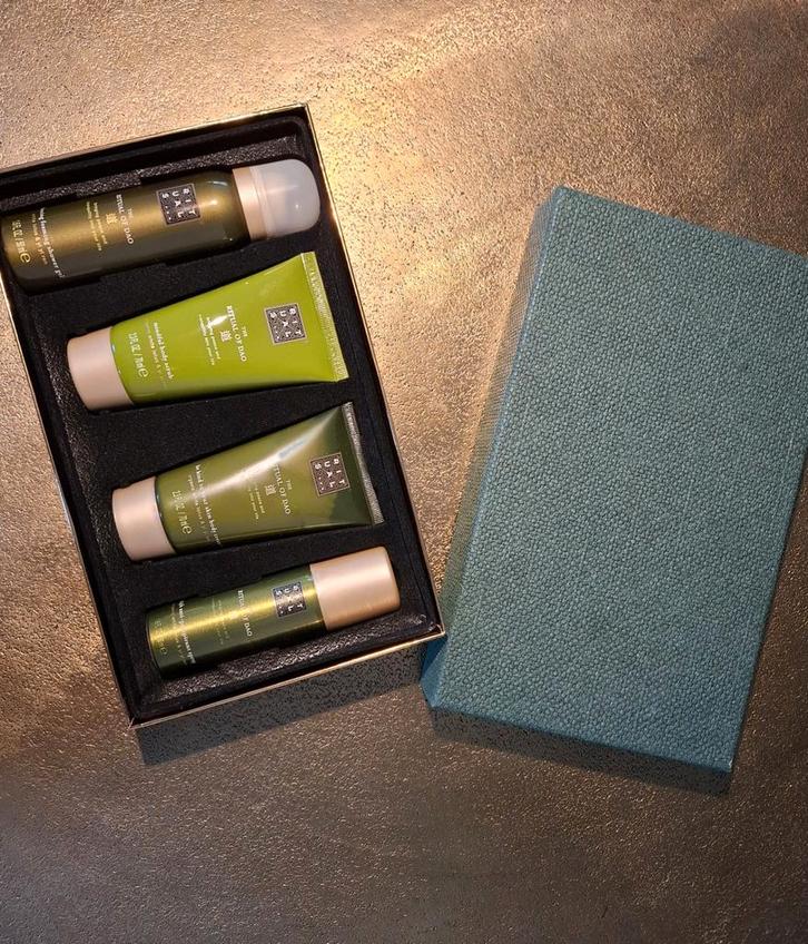 Rituals Dao set oude lijn cadeau pakket, Sieraden, Tassen en Uiterlijk, Uiterlijk | Lichaamsverzorging, Nieuw, Overige typen, Ophalen of Verzenden
