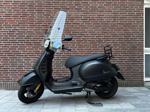 Vespa GTS supertech 300, Motoren, Motoren | Piaggio, Particulier, Scooter, 12 t/m 35 kW, 1 cilinder, Motorrijbewijs A, ABS, LED Verlichting