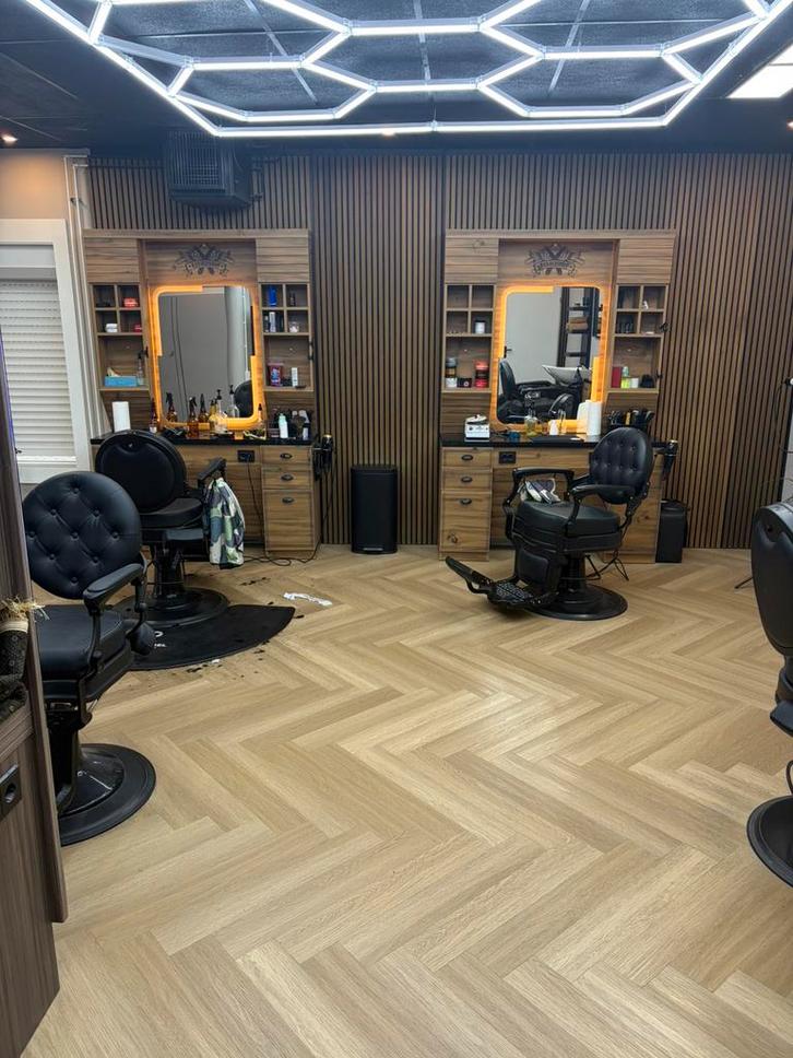 Complete inventaris luxe barbershop kapsalon zgan, Zakelijke goederen, Exploitaties en Overnames