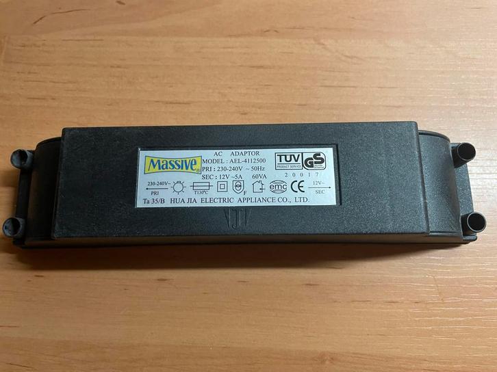 Massive AC Adapter AEA-012500, Doe-het-zelf en Verbouw, Elektra en Kabels, Gebruikt, Kabel of Snoer, Ophalen