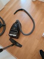 2 Miele Complete C3 Stofzuigers (defecten), Ophalen