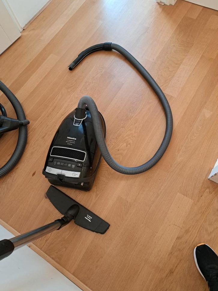 2 Miele Complete C3 Stofzuigers (defecten), Witgoed en Apparatuur, Stofzuigers, Ophalen