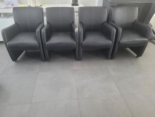 4 eetkamerstoelen met wieltjes, faux leer!, Huis en Inrichting, Stoelen, Gebruikt, Vier, Zwart, Ophalen of Verzenden