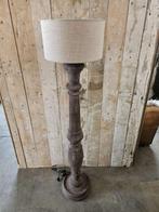 vloerlamp,schemerlamp,baluster ``WOONWINKEL RUSTIEK``, Ophalen, Nieuw, Hout