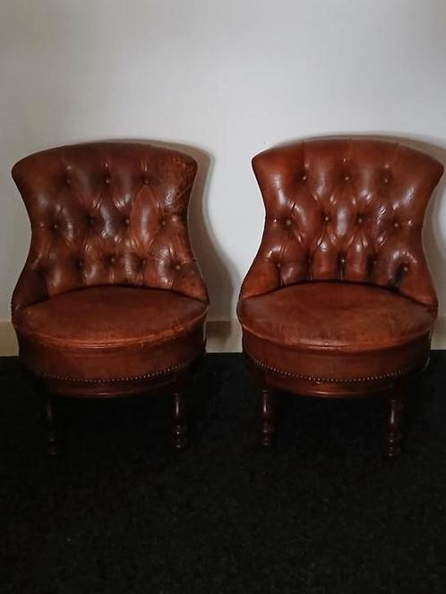 2 Mooie Chesterfield Stijl Salonstoeltjes Bijou Stoeltjes, Antiek en Kunst, Antiek | Meubels | Stoelen en Banken, Ophalen
