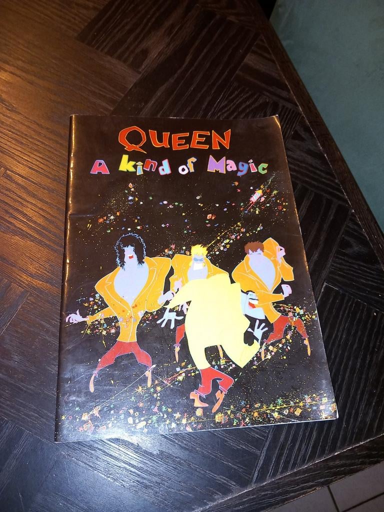 Queen - a kind of magic tourboek, Ophalen of Verzenden, Zo goed als nieuw, Artiest