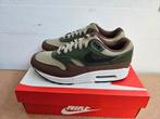 Nike air max 1 essential neutral Olive cacao kakki 42.5, Kleding | Heren, Schoenen, Nike air max, Overige kleuren, Nieuw, Ophalen of Verzenden