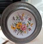 Vintage porseleinen bord met tinnen rand, Antiek en Kunst, Antiek | Wandborden en Tegels, Ophalen of Verzenden