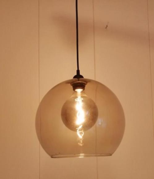 Mooie design glazen hanglamp met een ronde kunststof kap, Huis en Inrichting, Lampen | Hanglampen, Zo goed als nieuw, 75 cm of meer