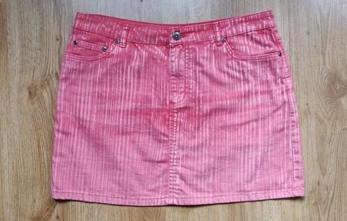 Korte roze/rode rok van VILA maat 40/42, Kleding | Dames, Rokken, Zo goed als nieuw, Maat 38/40 (M), Rood, Boven de knie, Ophalen of Verzenden