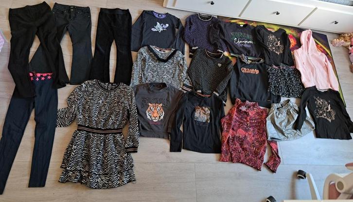 Groot meisjeskleding pakket maat 122-128 zgan/nieuw 19 delig, Kinderen en Baby's, Kinderkleding | Kinder-kledingpakketten, Zo goed als nieuw