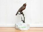 034* Bronzen vogel op steen (Boven €75 geen verzendkosten), Tuin en Terras, Tuinbeelden, Nieuw, Overige materialen, Ophalen of Verzenden