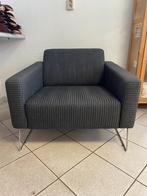 Moderne fauteuil in de stijl van de Artifort Mare fauteuil., Metaal, 75 tot 100 cm, Zo goed als nieuw, 50 tot 75 cm