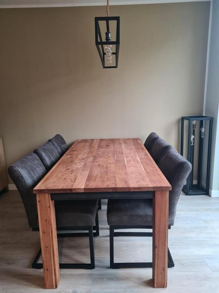 Mooie eettafel, massief acaciahout, 6 persoons, Huis en Inrichting, Tafels | Eettafels, Zo goed als nieuw, 50 tot 100 cm, 150 tot 200 cm