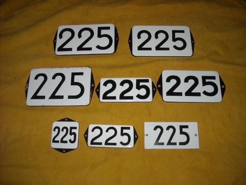 oud emaille huisnummer 225 ook 226 227 228 229 230 231 232 2, Antiek en Kunst, Antiek | Emaille, Ophalen of Verzenden