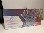 Prismatic super premium collection, Hobby en Vrije tijd, Ophalen of Verzenden, Nieuw, Boosterbox, Foil