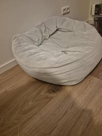 Stijlvolle corduroy look poef – 60 x 80 cm beschikbaar voor biedingen